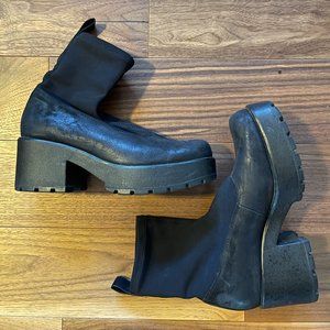 Vagabond black leather and knit pull-on boots Sz 40/10